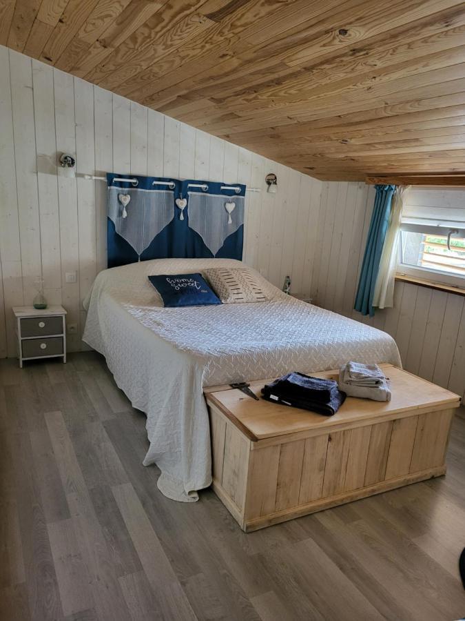 Chambre D'Hotes Le Chat Botte Espédaillac エクステリア 写真